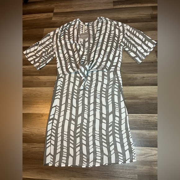 NWT Demdaco Tie Front Duster in Taupe & White OS - Picture 6 of 12